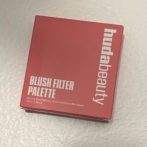 HUDA BEAUTY - Blush Filter Blurring Blushlighters Palette - NEW